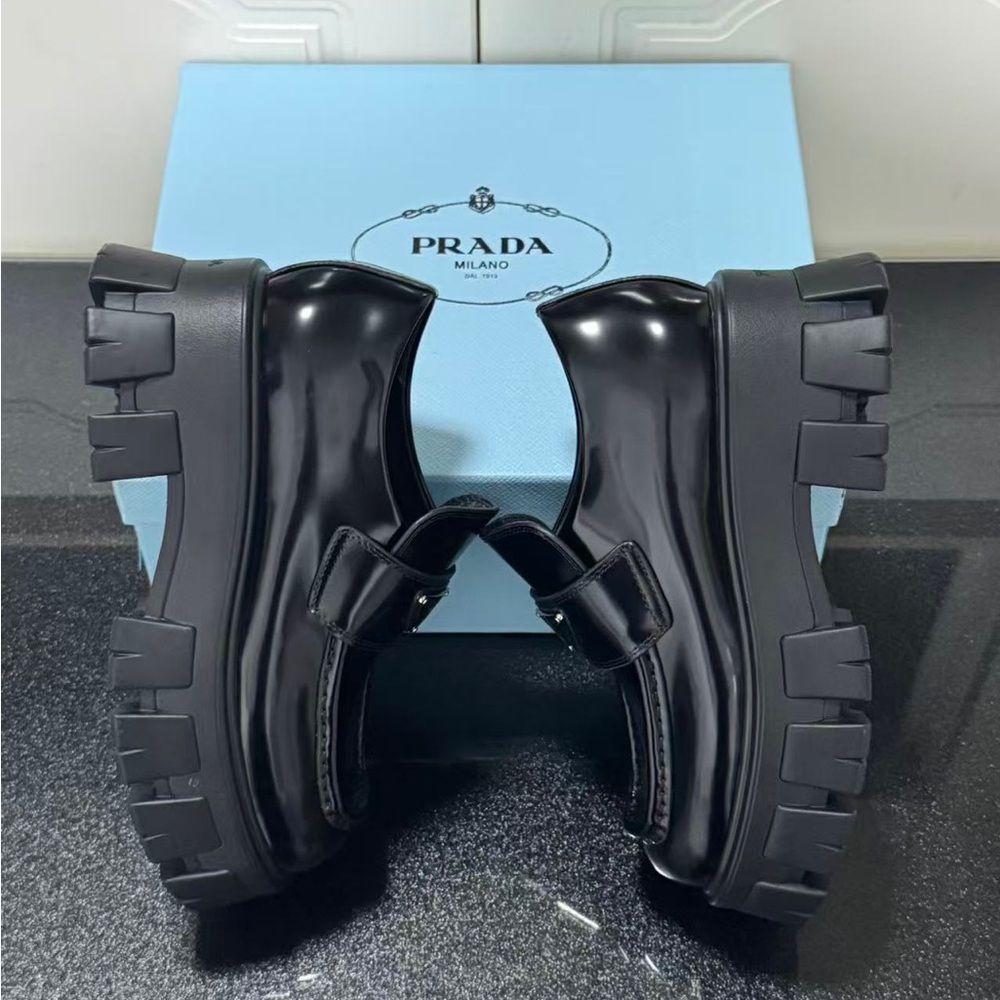 Prada women's loafers - Picture 4 of 5